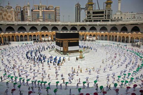 السعودية تدرس منع الوافدين من الخارج من الحج للعام الثاني