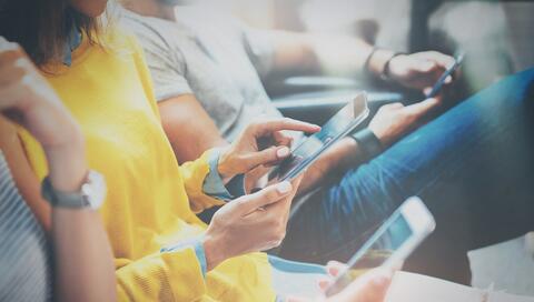 Consumers to Spend 930 Hours Using Mobile Internet Devices by 2021