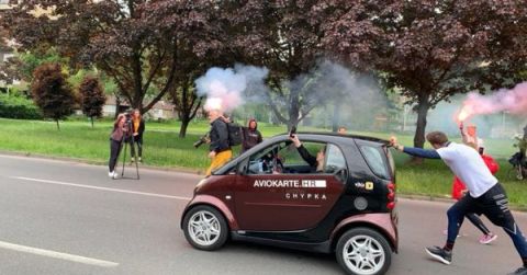 Croatian Brakes World Record After Pushing a Smart Car