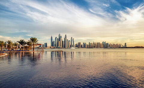 اقتصاد الإمارات يتعافى بشكل مستقر 