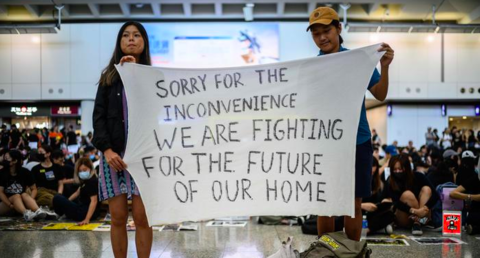 Hong Kong Fights Authoritarianism Alone 