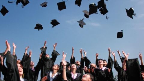 اجمل عبارات تهنئة بالتخرج من الجامعة