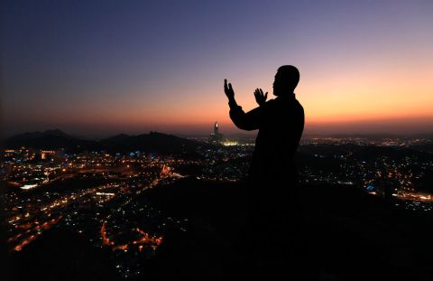 دعاء السفر بالطائرة مكتوب بعدة صيغ