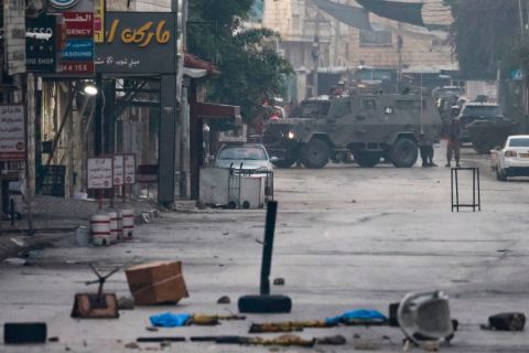الإحتلال يحاصر مستشفيات جنين: 4 شهداء في قصف بمسيّرة واشتباكات عنيفة