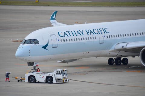 Cathay Pacific Airways, HK Express Ink Service Contract with Airbus