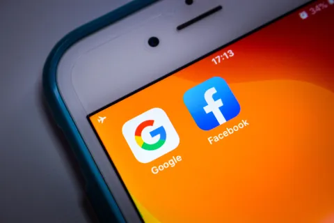Google decides to keep third-party cookies in Chrome