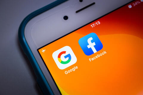 Lawsuit Says Facebook, Google CEOs Aware of Deal to Control Advertising Sales