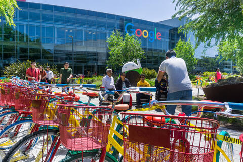 South Korea to Curb Google, Apple Commission Dominance