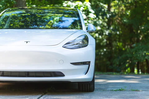 Musk Reveals 4-Wheel Steering in Tesla Cybertruck 