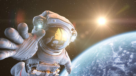 Bidder Pays $28 Million Ticket for Space Ride With Amazon's Bezos