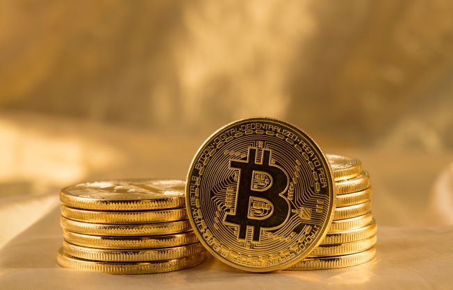 Bitcoin drops 5% to $84,201