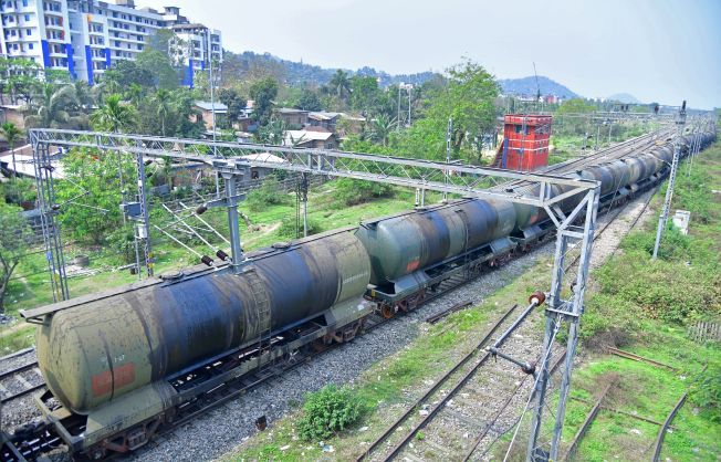 India’s largest refiner drops US crude, turns to Africa and Middle East